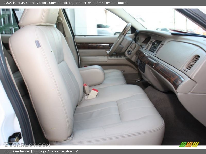 Front Seat of 2005 Grand Marquis Ultimate Edition
