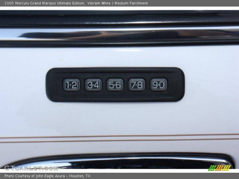Vibrant White / Medium Parchment 2005 Mercury Grand Marquis Ultimate Edition