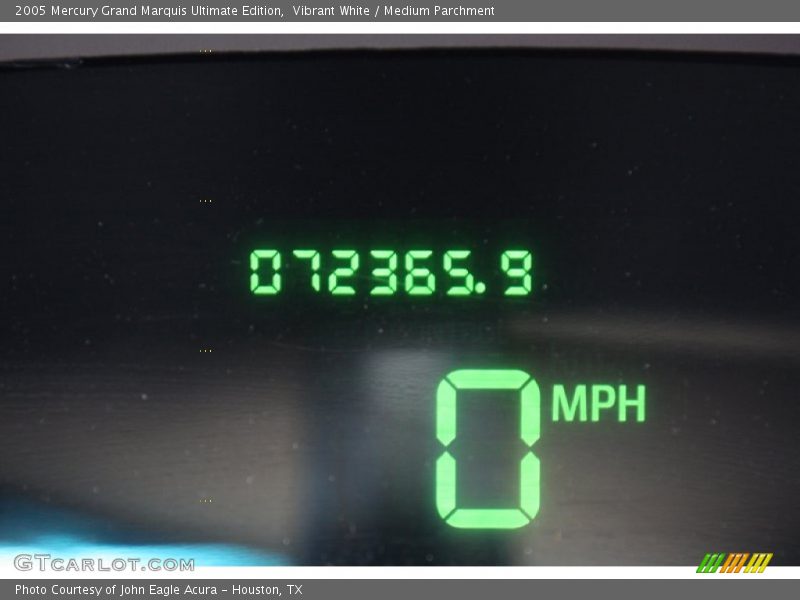 Vibrant White / Medium Parchment 2005 Mercury Grand Marquis Ultimate Edition