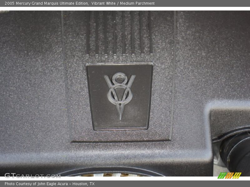 Vibrant White / Medium Parchment 2005 Mercury Grand Marquis Ultimate Edition