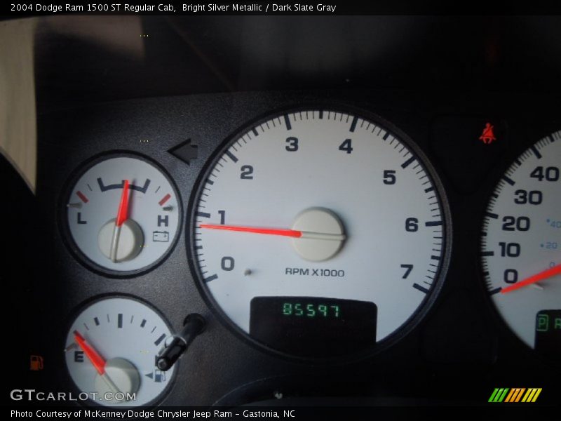 Bright Silver Metallic / Dark Slate Gray 2004 Dodge Ram 1500 ST Regular Cab