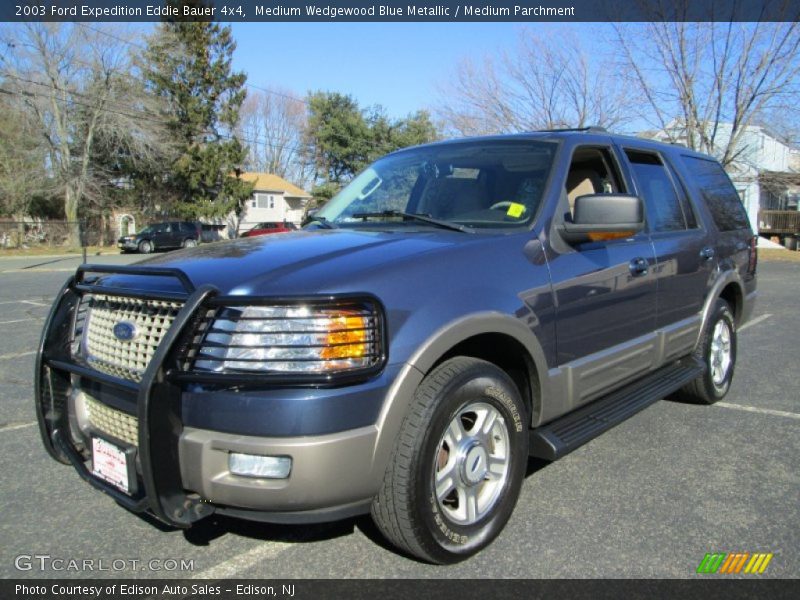 Front 3/4 View of 2003 Expedition Eddie Bauer 4x4