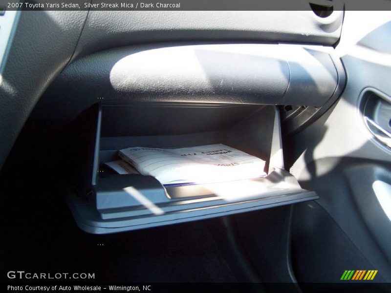 Silver Streak Mica / Dark Charcoal 2007 Toyota Yaris Sedan