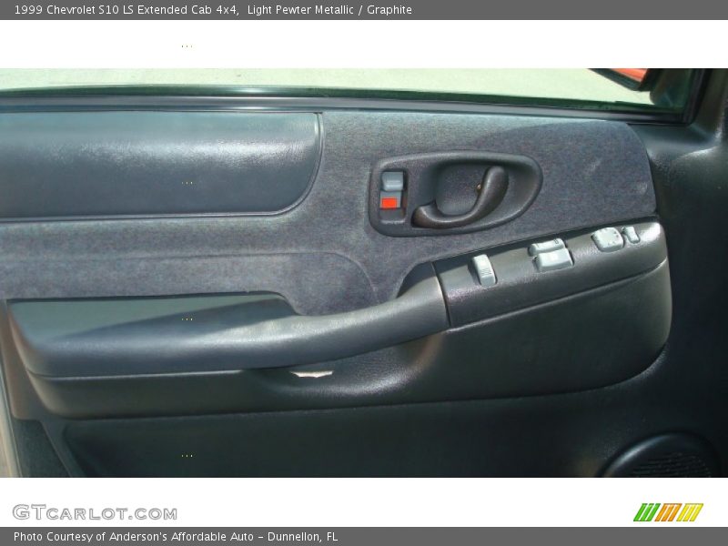 Light Pewter Metallic / Graphite 1999 Chevrolet S10 LS Extended Cab 4x4