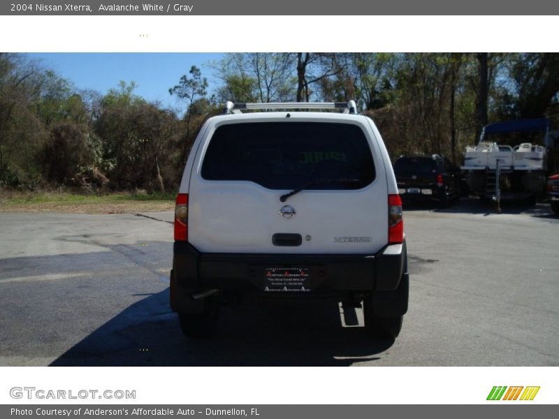 Avalanche White / Gray 2004 Nissan Xterra