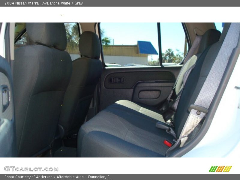 Avalanche White / Gray 2004 Nissan Xterra