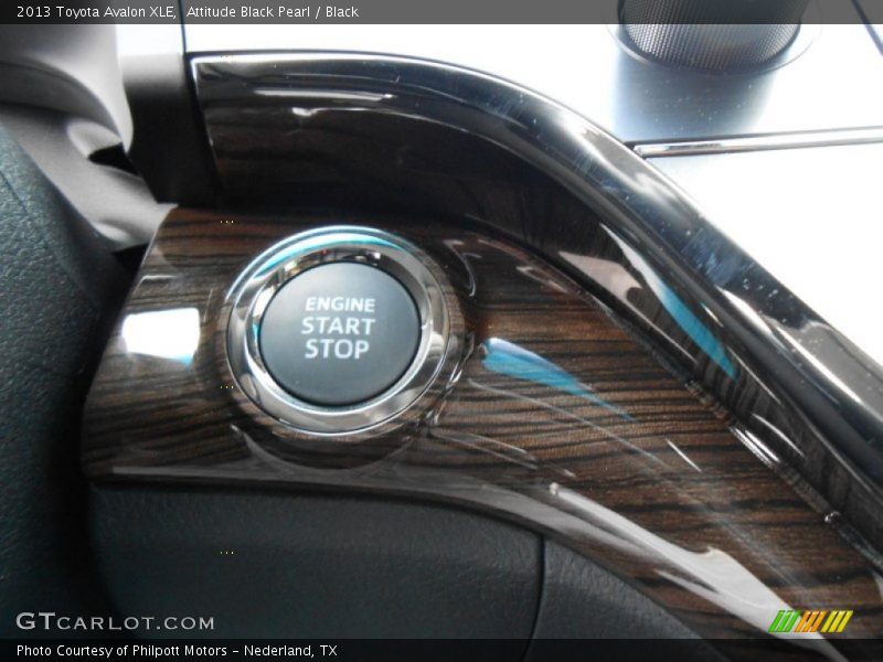 Attitude Black Pearl / Black 2013 Toyota Avalon XLE