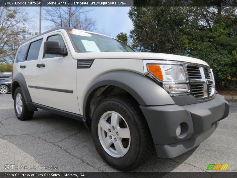 Front 3/4 View of 2007 Nitro SXT