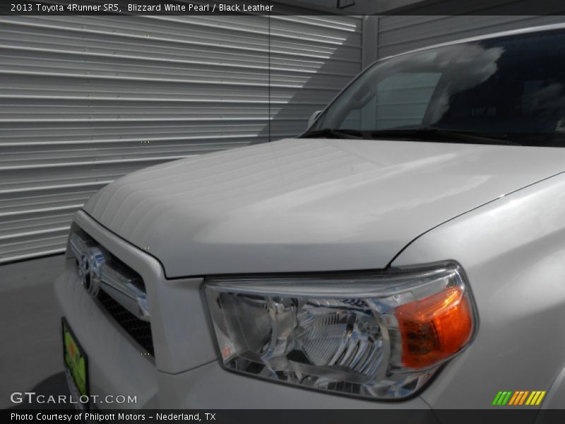 Blizzard White Pearl / Black Leather 2013 Toyota 4Runner SR5