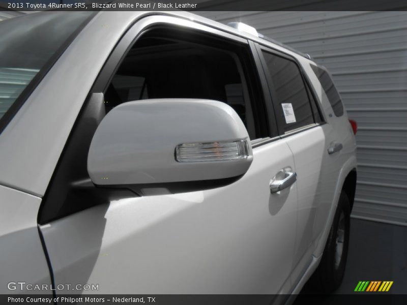 Blizzard White Pearl / Black Leather 2013 Toyota 4Runner SR5