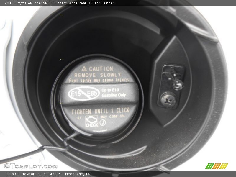 Blizzard White Pearl / Black Leather 2013 Toyota 4Runner SR5