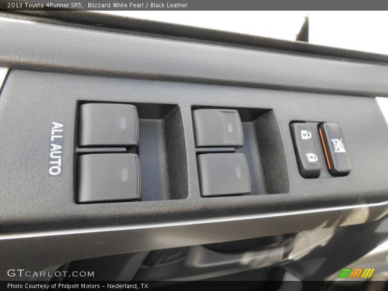 Blizzard White Pearl / Black Leather 2013 Toyota 4Runner SR5