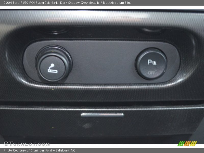 Controls of 2004 F150 FX4 SuperCab 4x4