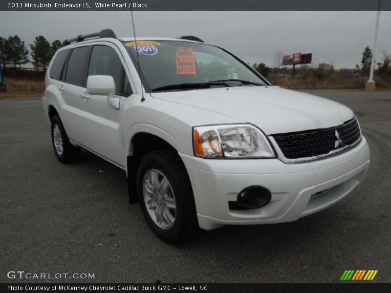 White Pearl / Black 2011 Mitsubishi Endeavor LS