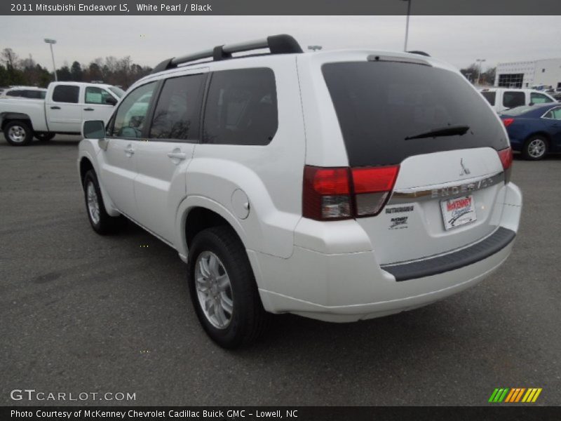White Pearl / Black 2011 Mitsubishi Endeavor LS
