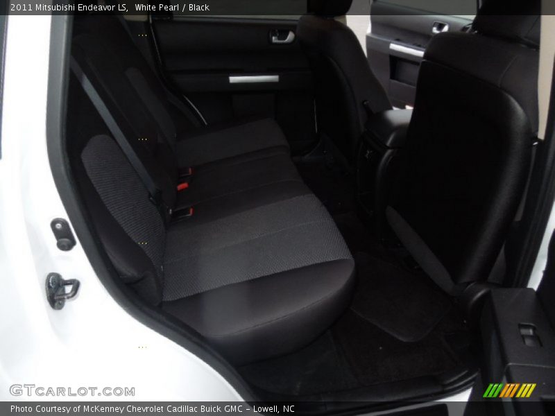 White Pearl / Black 2011 Mitsubishi Endeavor LS