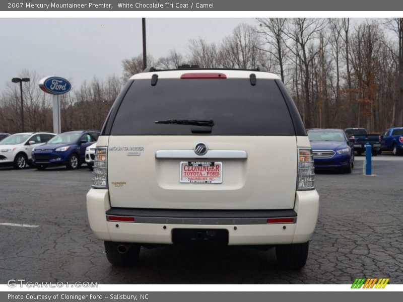 White Chocolate Tri Coat / Camel 2007 Mercury Mountaineer Premier