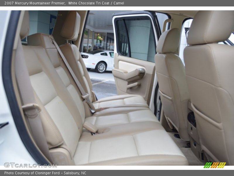 White Chocolate Tri Coat / Camel 2007 Mercury Mountaineer Premier