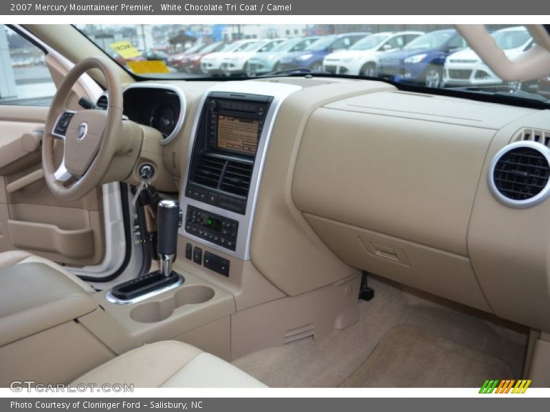 White Chocolate Tri Coat / Camel 2007 Mercury Mountaineer Premier