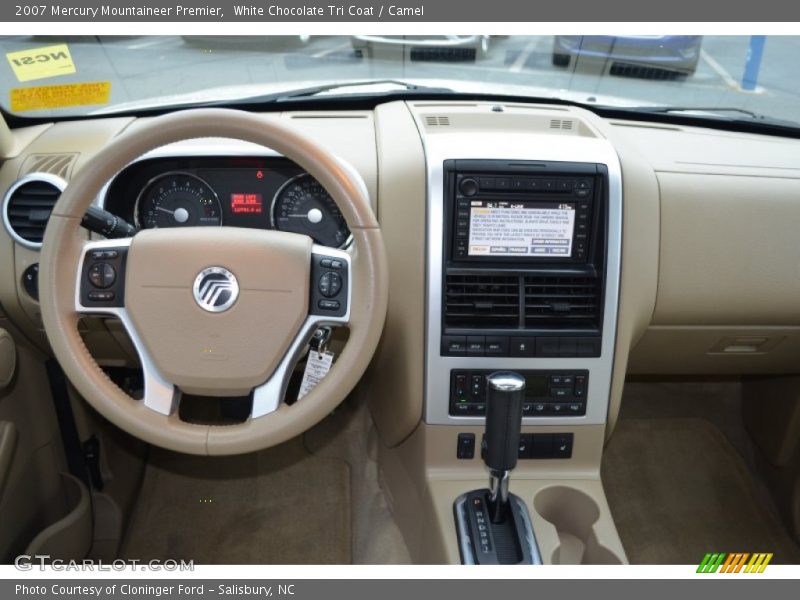 White Chocolate Tri Coat / Camel 2007 Mercury Mountaineer Premier