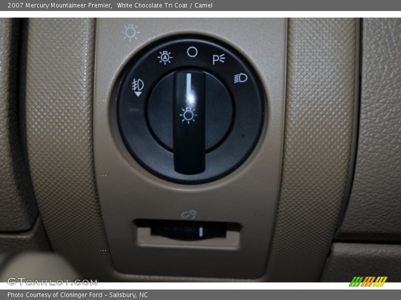White Chocolate Tri Coat / Camel 2007 Mercury Mountaineer Premier