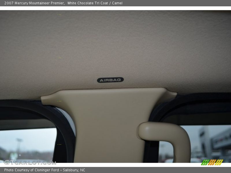 White Chocolate Tri Coat / Camel 2007 Mercury Mountaineer Premier