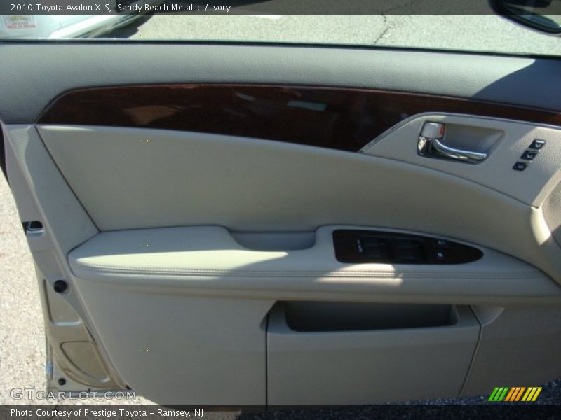 Sandy Beach Metallic / Ivory 2010 Toyota Avalon XLS