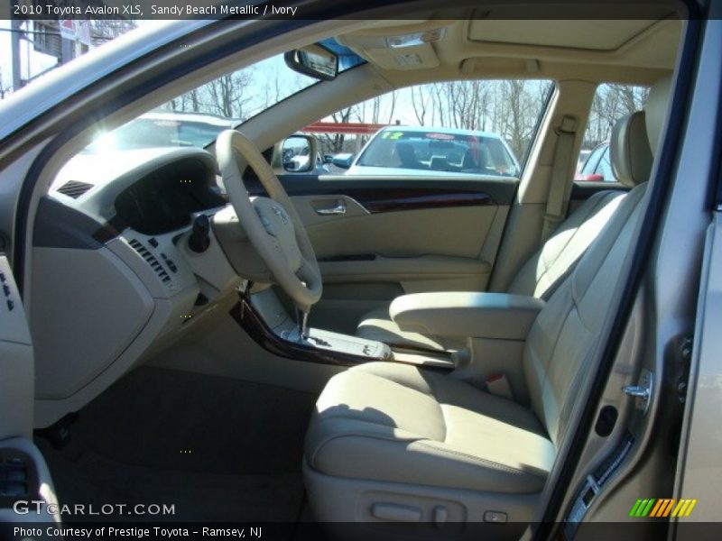Sandy Beach Metallic / Ivory 2010 Toyota Avalon XLS