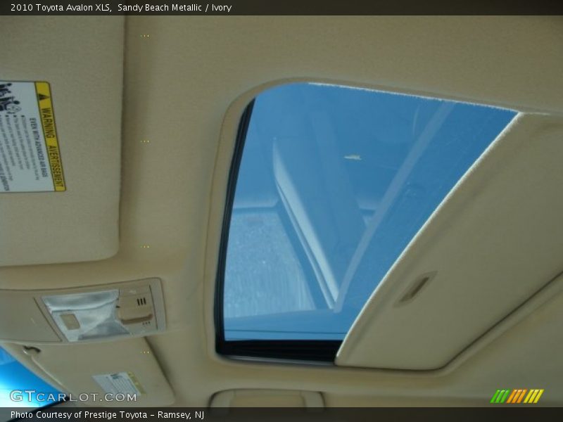 Sandy Beach Metallic / Ivory 2010 Toyota Avalon XLS