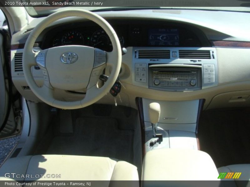 Sandy Beach Metallic / Ivory 2010 Toyota Avalon XLS