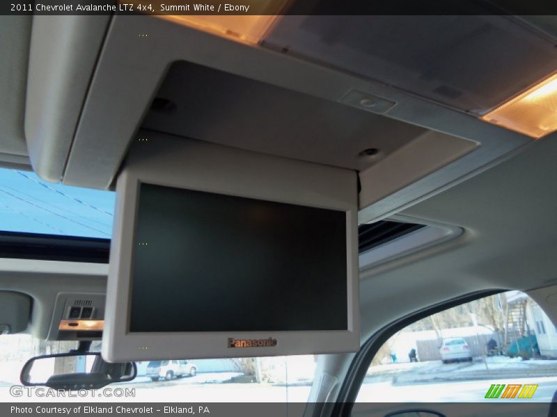 Entertainment System of 2011 Avalanche LTZ 4x4