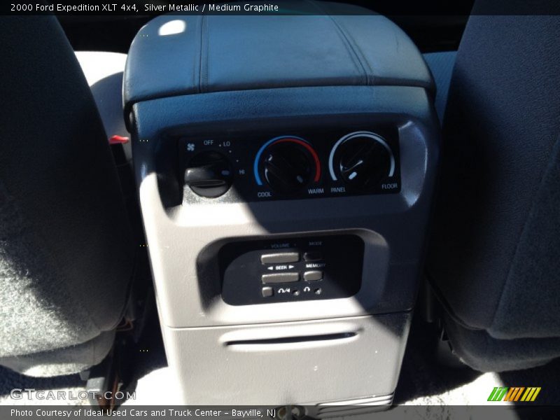 Silver Metallic / Medium Graphite 2000 Ford Expedition XLT 4x4