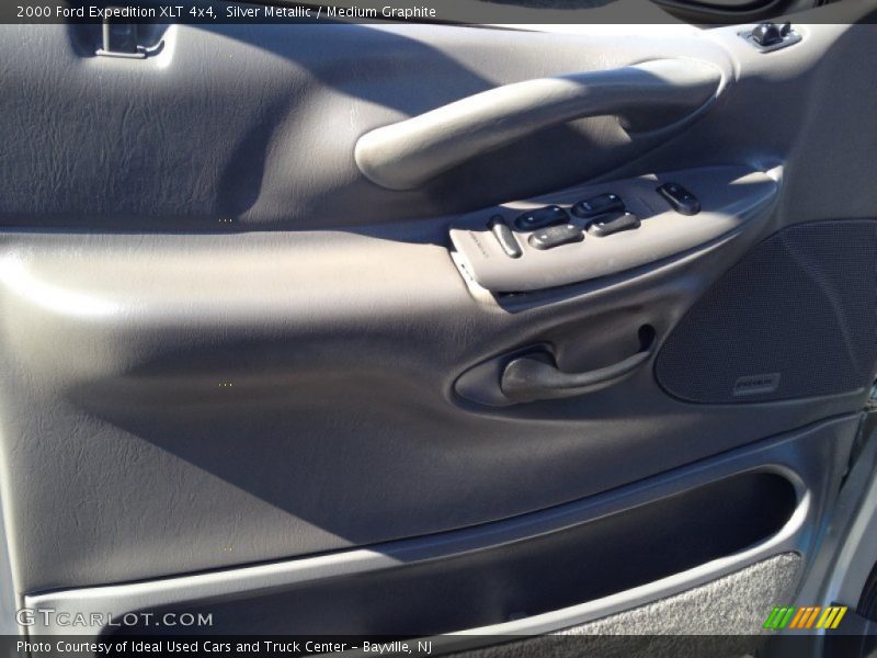 Silver Metallic / Medium Graphite 2000 Ford Expedition XLT 4x4