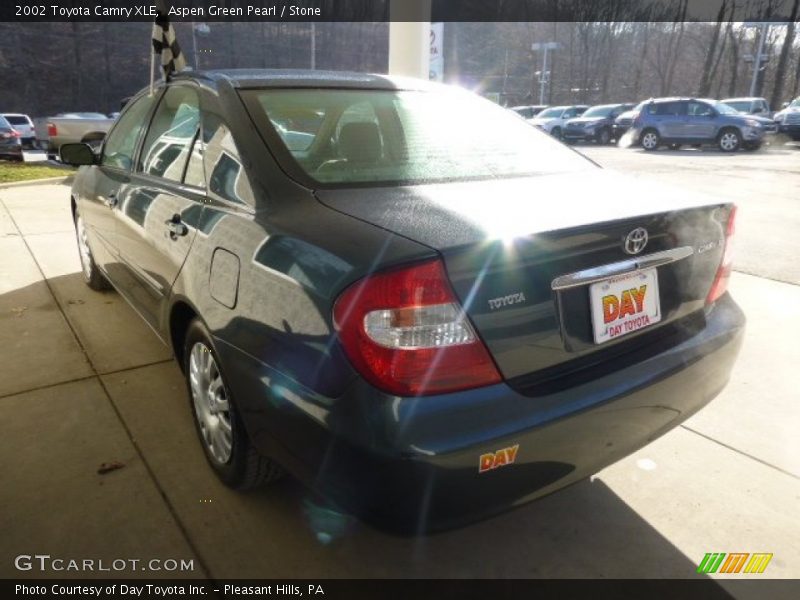 Aspen Green Pearl / Stone 2002 Toyota Camry XLE