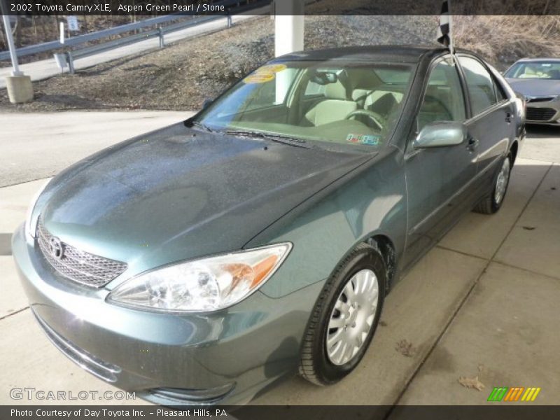 Aspen Green Pearl / Stone 2002 Toyota Camry XLE