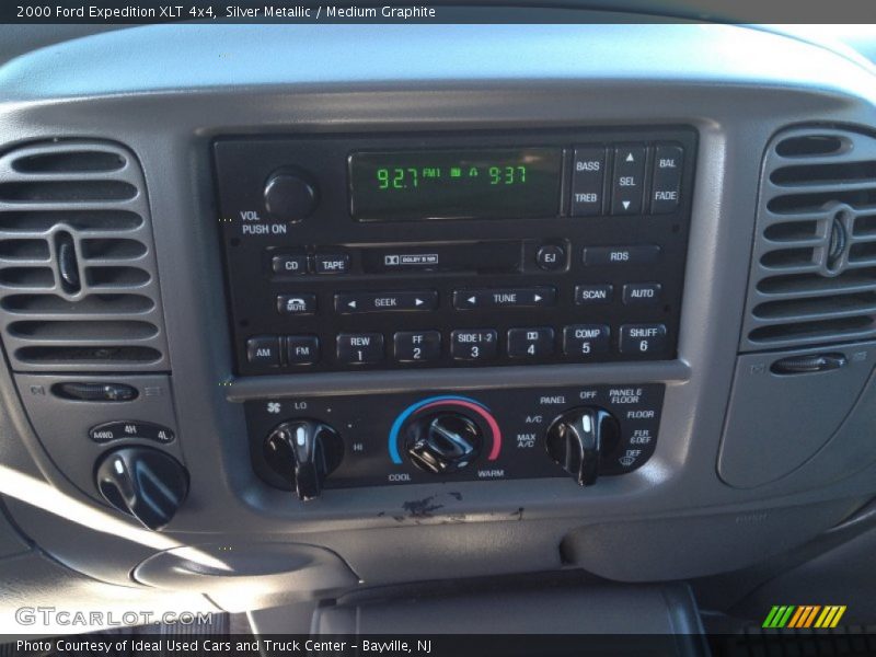 Silver Metallic / Medium Graphite 2000 Ford Expedition XLT 4x4