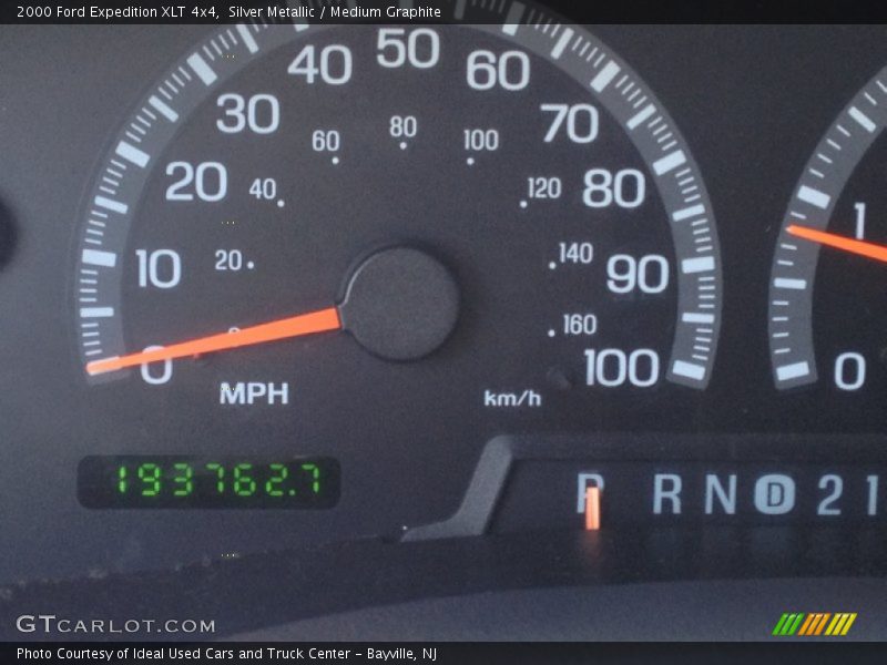 Silver Metallic / Medium Graphite 2000 Ford Expedition XLT 4x4