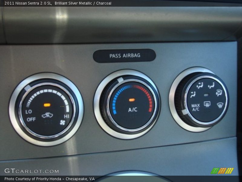 Brilliant Silver Metallic / Charcoal 2011 Nissan Sentra 2.0 SL