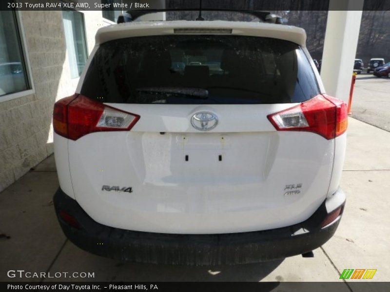 Super White / Black 2013 Toyota RAV4 XLE AWD