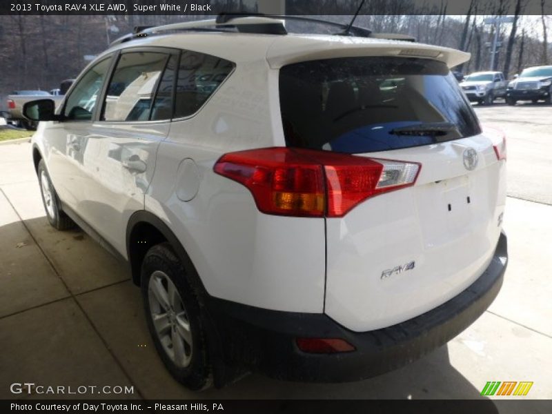Super White / Black 2013 Toyota RAV4 XLE AWD