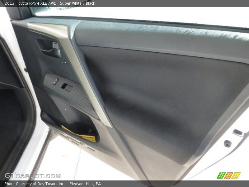 Super White / Black 2013 Toyota RAV4 XLE AWD