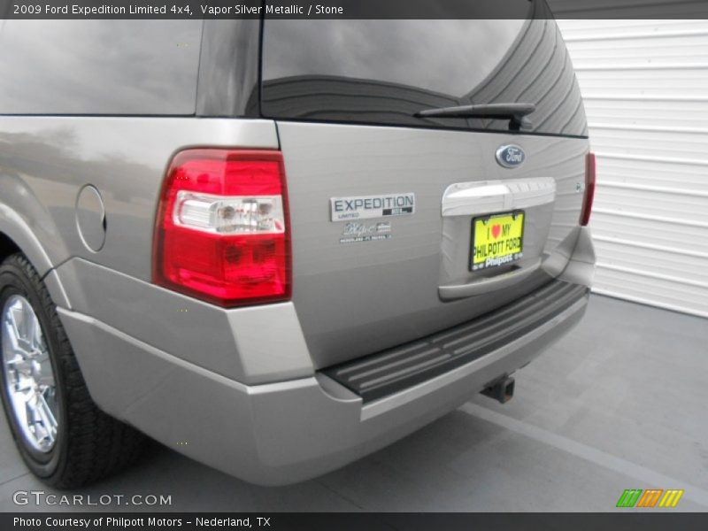 Vapor Silver Metallic / Stone 2009 Ford Expedition Limited 4x4