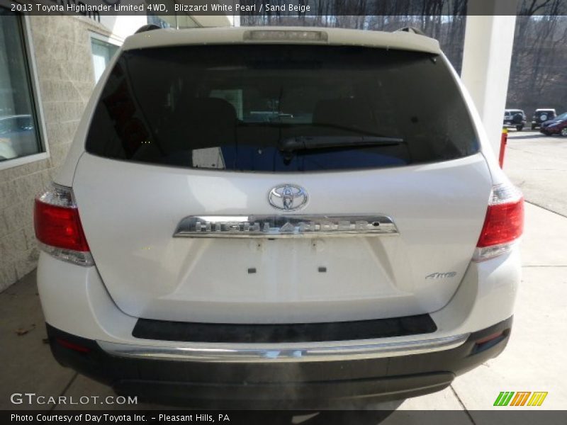 Blizzard White Pearl / Sand Beige 2013 Toyota Highlander Limited 4WD