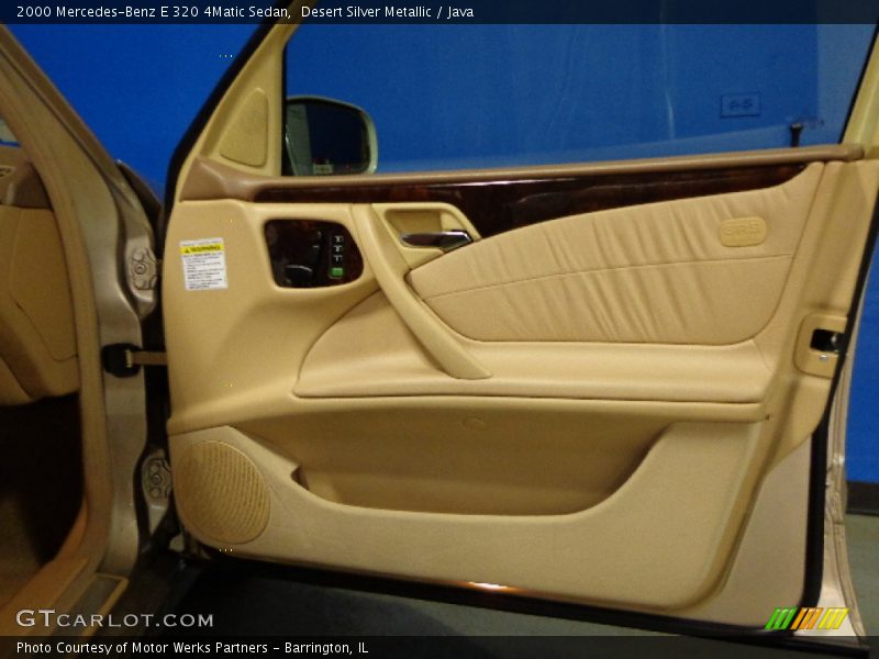 Door Panel of 2000 E 320 4Matic Sedan