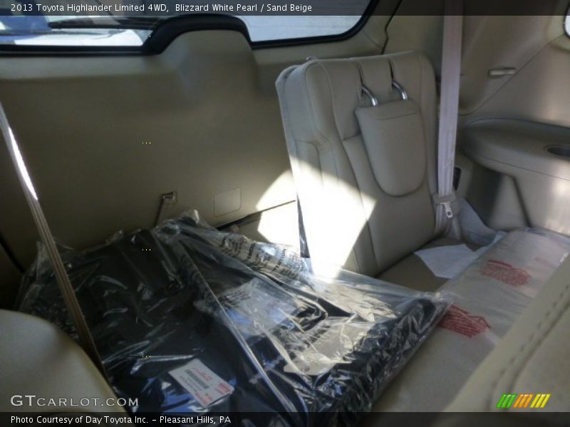 Blizzard White Pearl / Sand Beige 2013 Toyota Highlander Limited 4WD