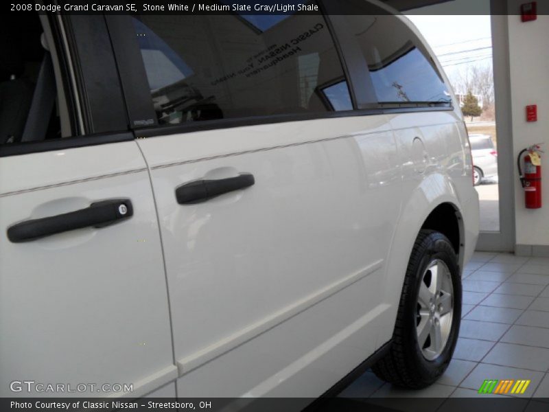 Stone White / Medium Slate Gray/Light Shale 2008 Dodge Grand Caravan SE