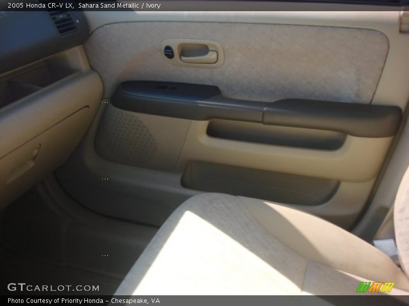 Sahara Sand Metallic / Ivory 2005 Honda CR-V LX