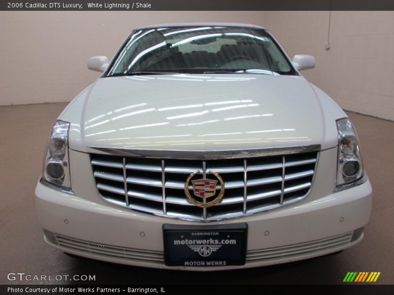 White Lightning / Shale 2006 Cadillac DTS Luxury