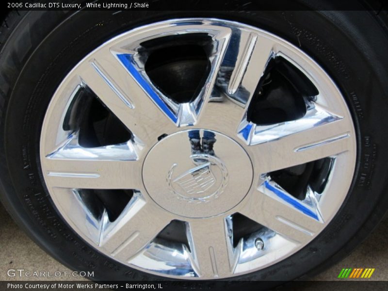 White Lightning / Shale 2006 Cadillac DTS Luxury