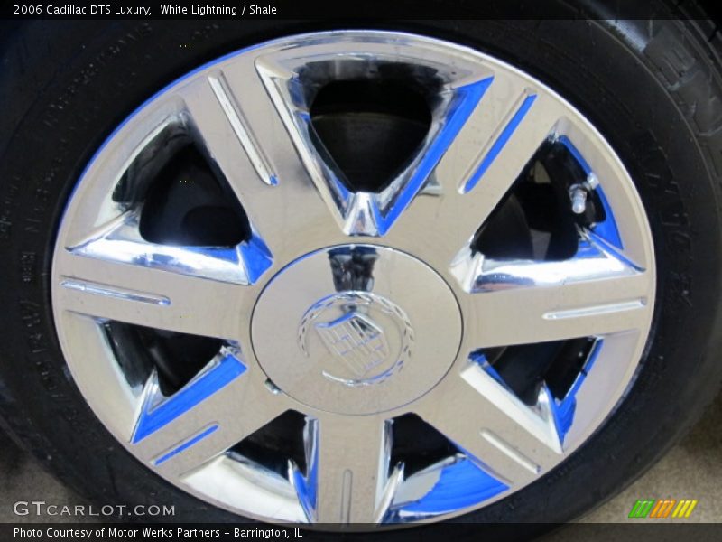 White Lightning / Shale 2006 Cadillac DTS Luxury